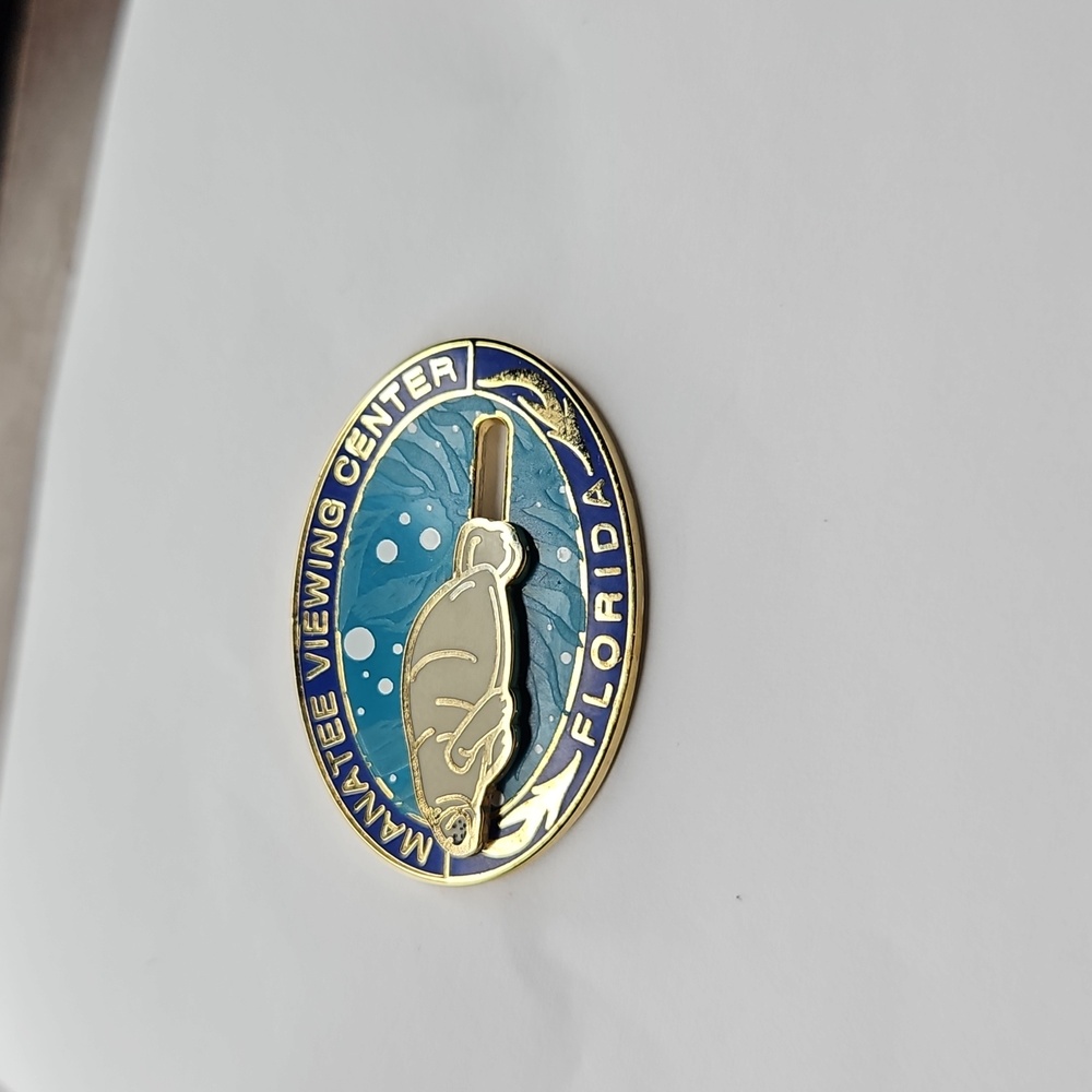 Manatee Viewing Center Florida Lapel souvenir Travel - Picture 2 of 2